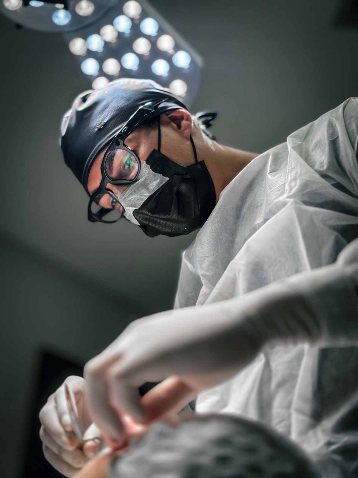 Dr. Juan Ribeiro em cirurgia